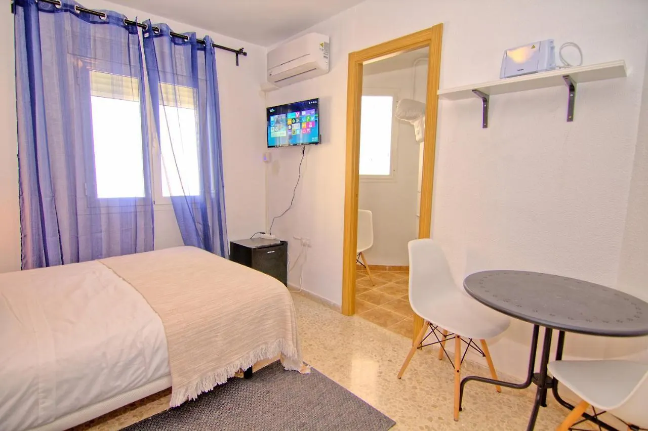 Homestay Low Cost Rooms Malaga River Spain